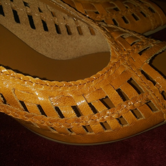 🆕Bakers | Braided Cut Out Leather Peep Toe - Picture 6 of 8